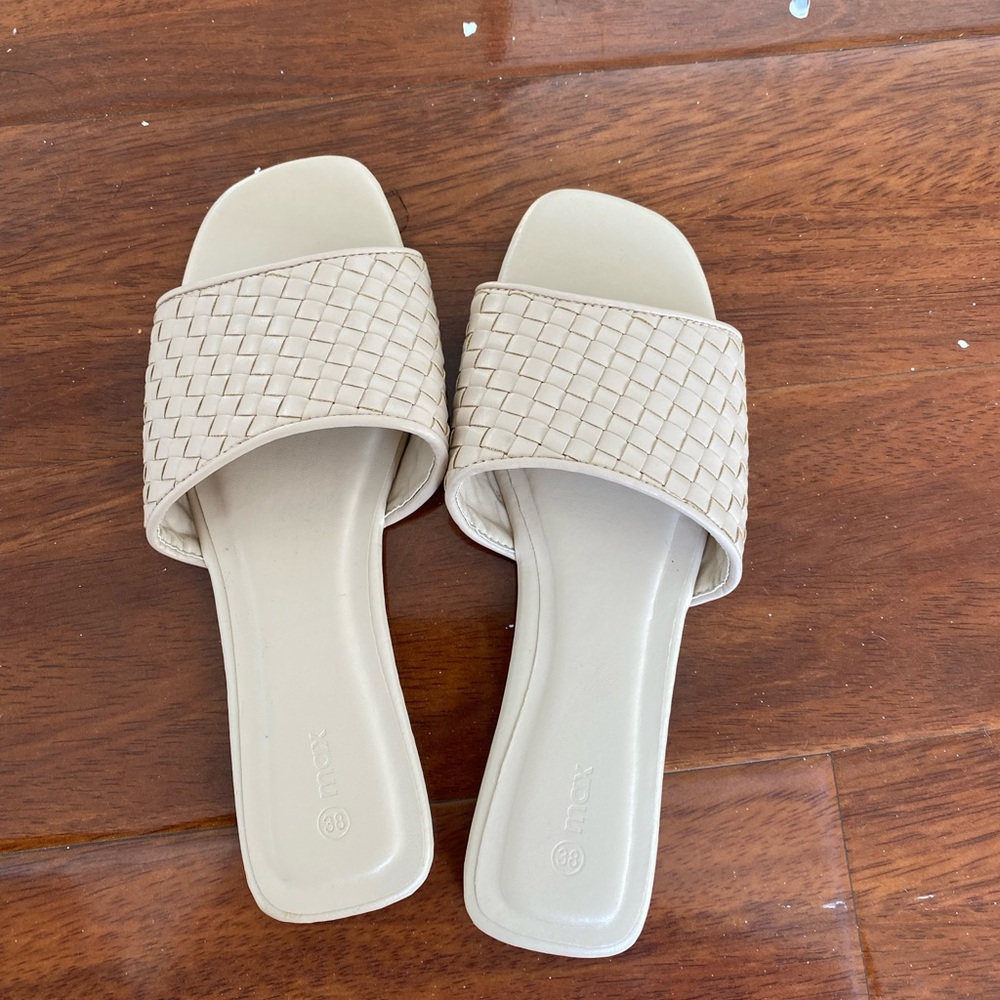 🛍️NEW LEATHER Cream Slide Sandals